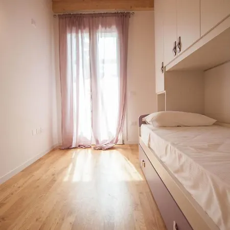 Peschiera Terrace Holiday home *