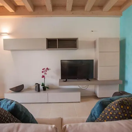 Peschiera Terrace Holiday home